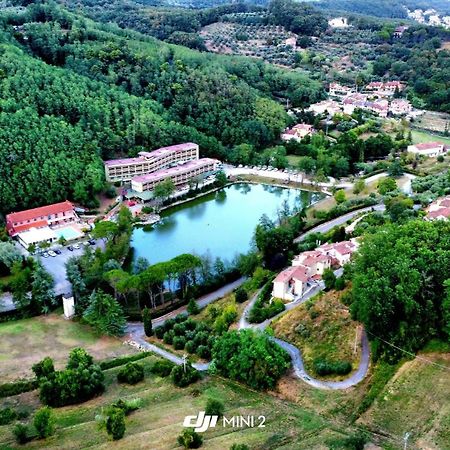 فندق هوتل لاجو فيردي Serravalle Pistoiese المظهر الخارجي الصورة
