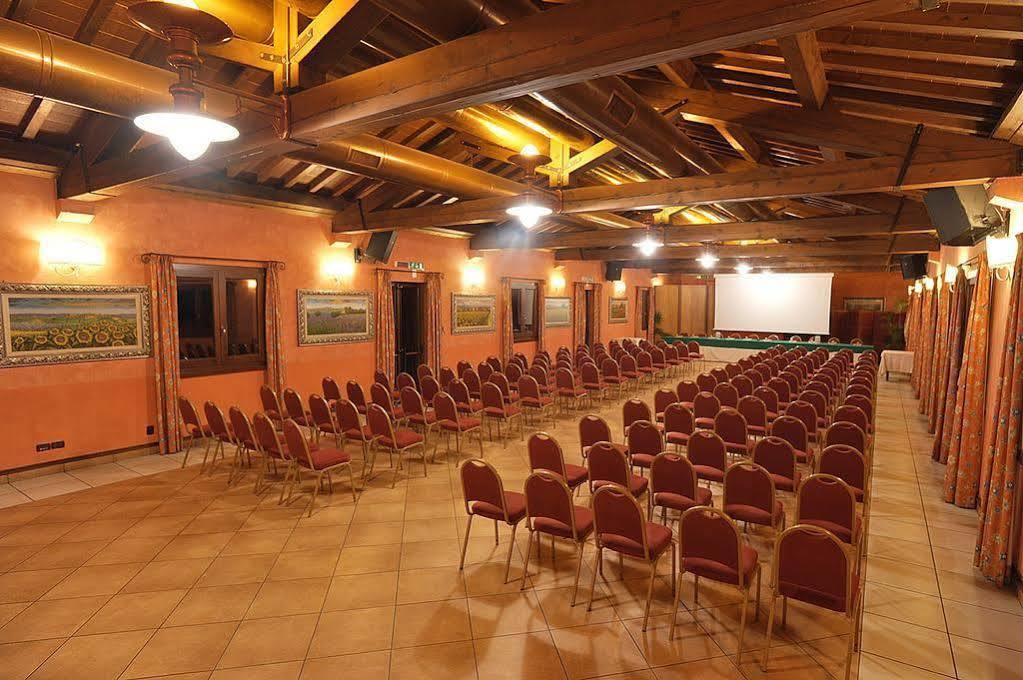 فندق هوتل لاجو فيردي Serravalle Pistoiese المظهر الخارجي الصورة