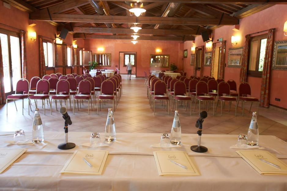 فندق هوتل لاجو فيردي Serravalle Pistoiese المظهر الخارجي الصورة