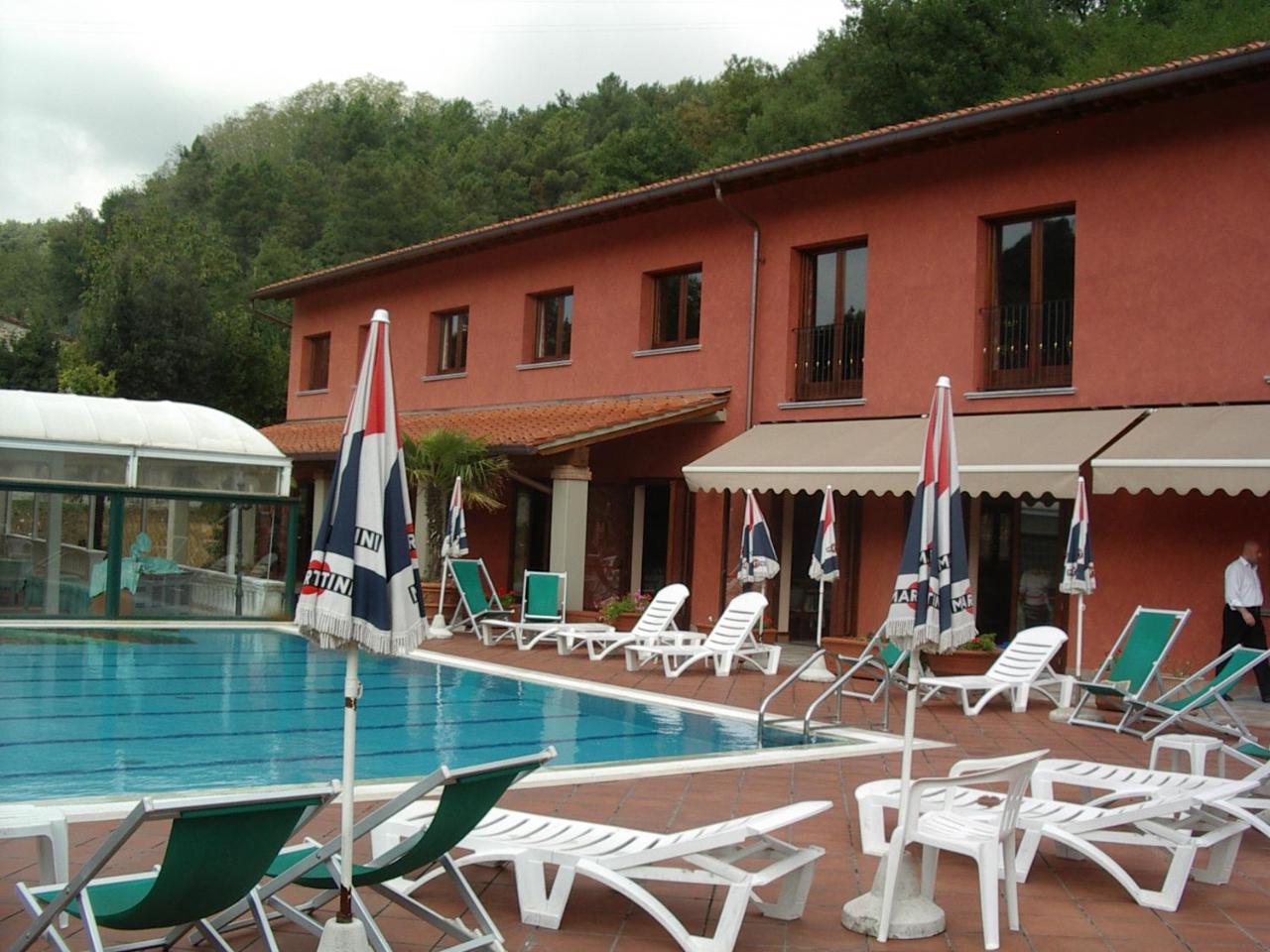 فندق هوتل لاجو فيردي Serravalle Pistoiese المظهر الخارجي الصورة