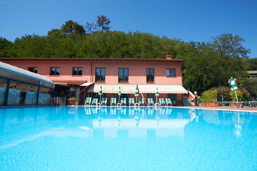 فندق هوتل لاجو فيردي Serravalle Pistoiese المظهر الخارجي الصورة