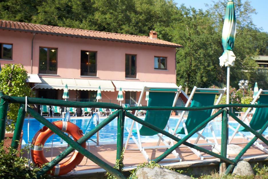 فندق هوتل لاجو فيردي Serravalle Pistoiese المظهر الخارجي الصورة